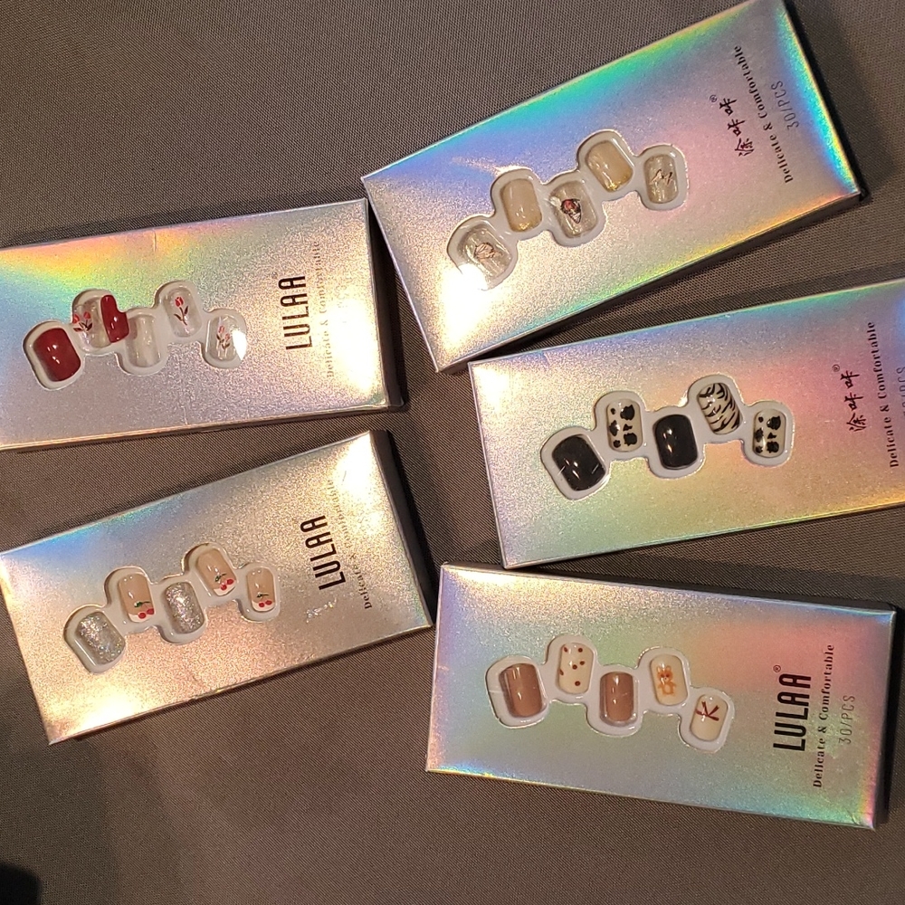 5 packs, false nails! 😍